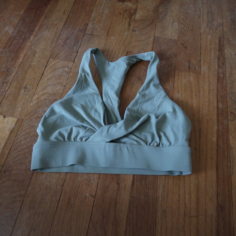 Lululemon SWEET AWAKENINGS BRA *LIGHT SUPPORT, B/C CUP size 4 in Rosemary Green